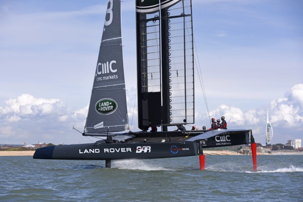 El equipo Land Rover BAR se unió a EMC en 2010 para conquistar este trofeo náutico