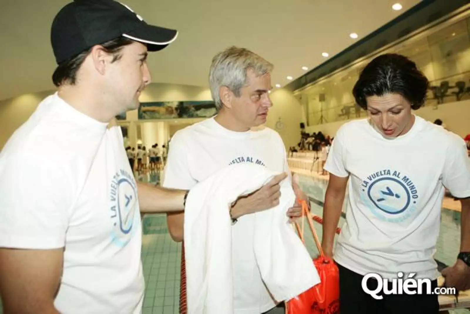 La Vuelta al  Mundo Nadando