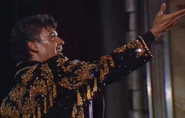 Juan Gabriel in Juan Gabriel: Debo, puedo y quiero S.1. Courtesy of Netflix / Netflix © 2025