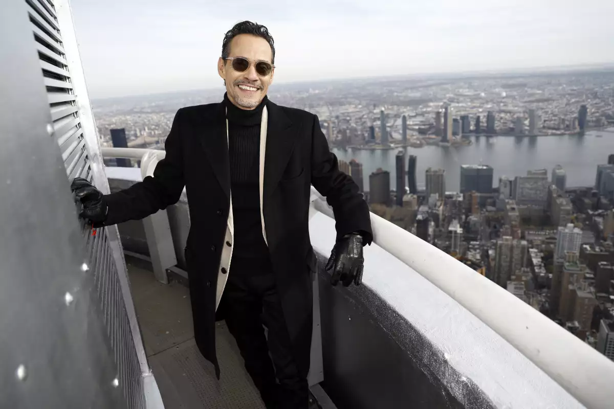 Marc Anthony Visits the Empire State Building