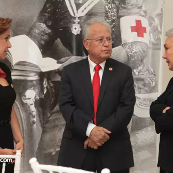 Adriana Palacios,José Esparza,Martha Sesin