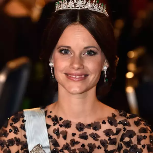 Sofía, además de su mom to be glow, se estrenó como princesa luciendo la misma tiara de diamantes y esmeraldas con la que se casó este verano.