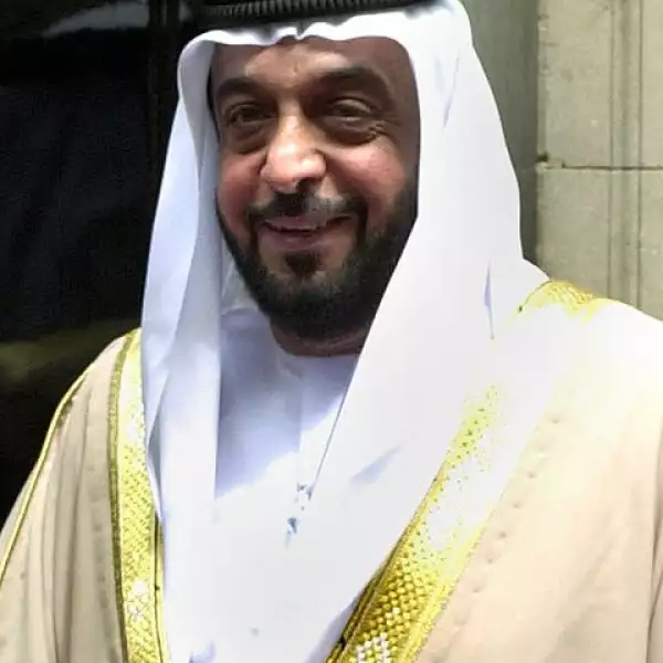 El Sheik Khalifa Bin Zayed Al Nahyan, 59 años, logró el segundo puesto de la lista. El presidente de los Emiratos Árabes Unidos acumula 21 billones de dólares.
