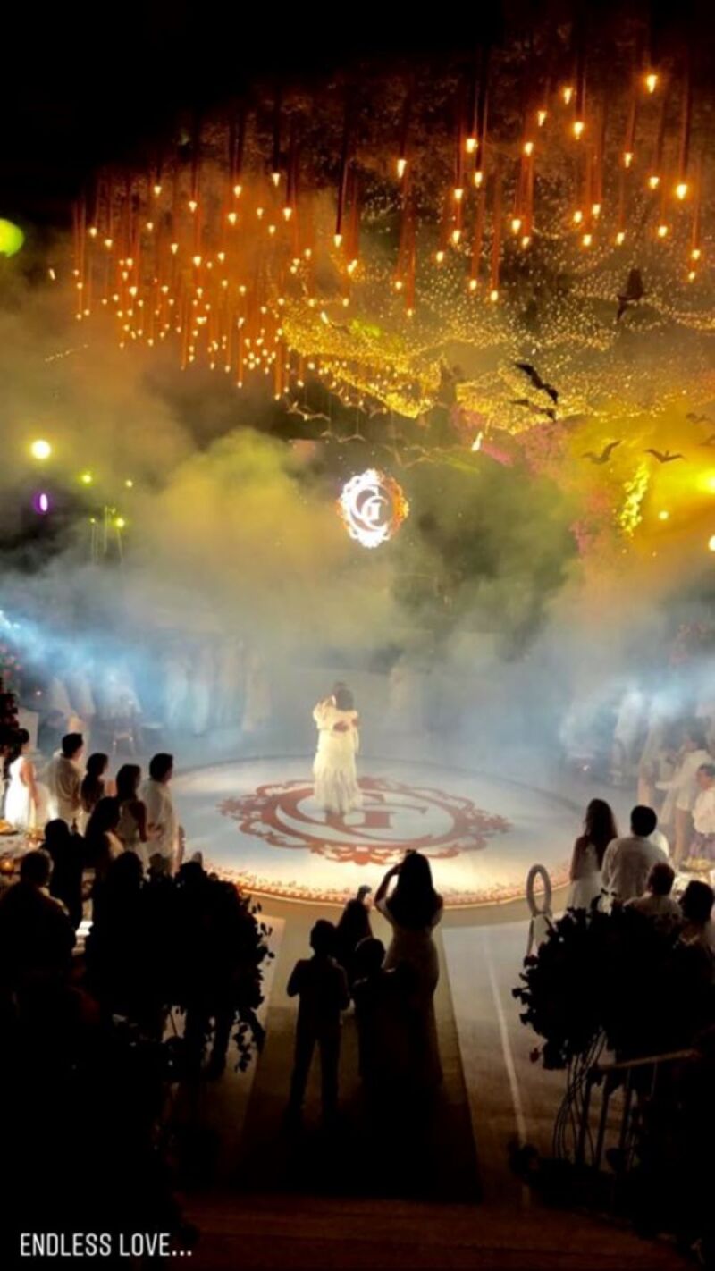 Felipe Calderón en bodas de oro de papás de Mouriño 2.jpg
