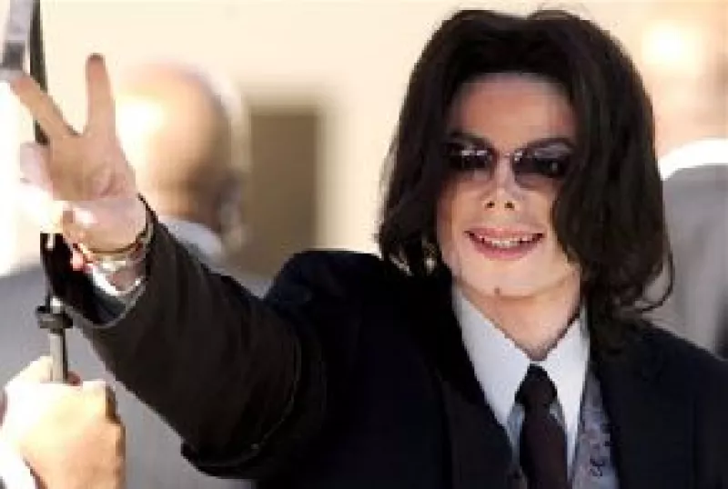 Los hermanos del Rey del Pop, Michael Jackson, grabaron el piloto de la serie que trataría de una posible reunión con el intérprete de Billy Jean; luego de su muerte, el enfoque ha cambiado.