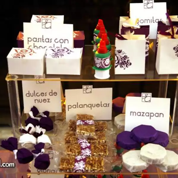 Boda Irene Chaparro y Alberto Pereyra mesa de dulces