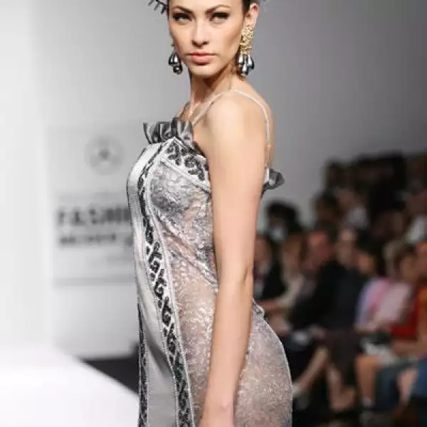 MBFM Pasarela Pedro Loredo