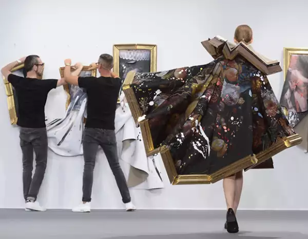 Viktor & Rolf Haute Coutre Fall 2015.