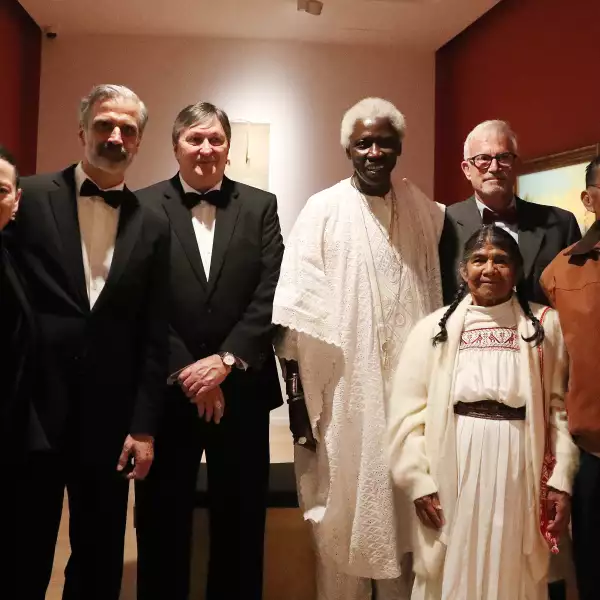 GALA MUSEO KALUZ POR DIOR