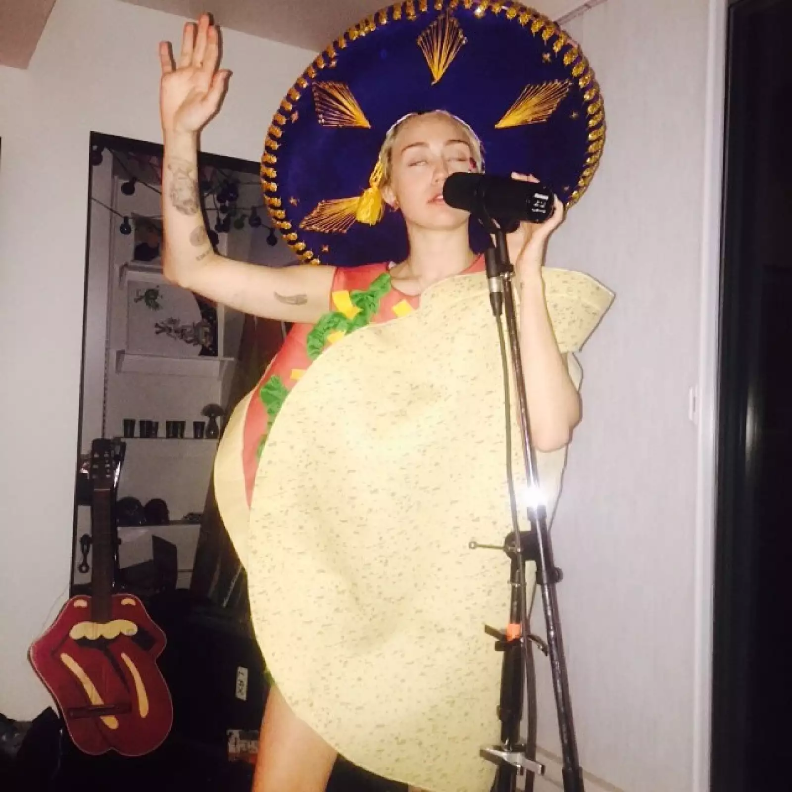 Una especie de homenaje a Taco Bell por parte de Miley.