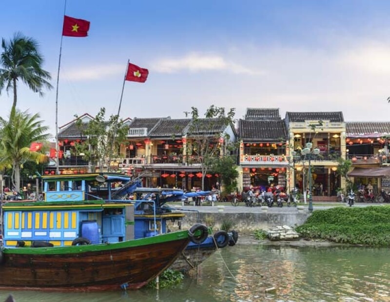Hoi An vale la pena para dar paseos tomados de la mano o en bici.
