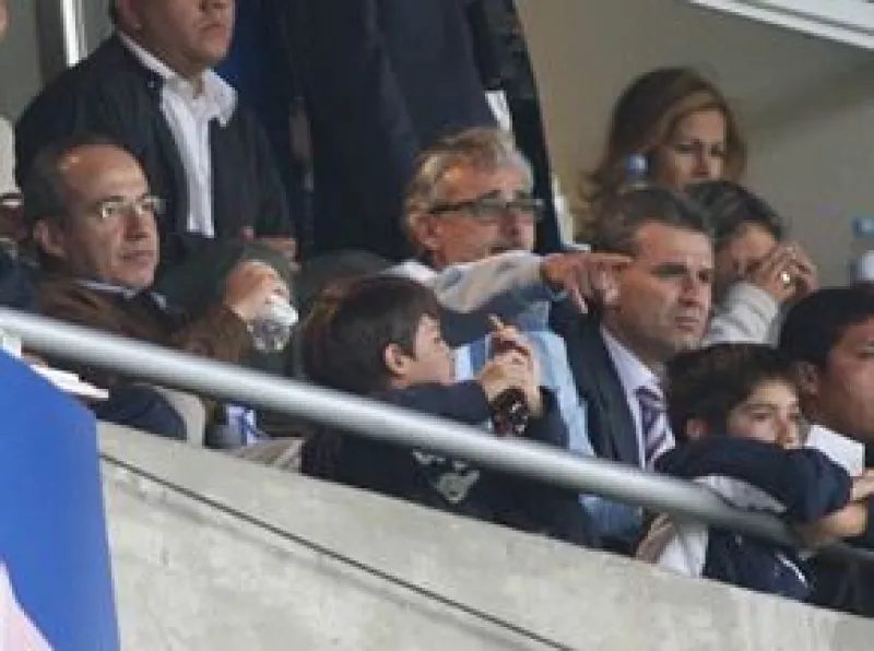 A pesar de que el presidente de México es aficionado del Morelia, les dio gusto a Luis Felipe y Juan Pablo, quienes le van al Pachuca, y acudieron en familia al estadio Hidalgo.