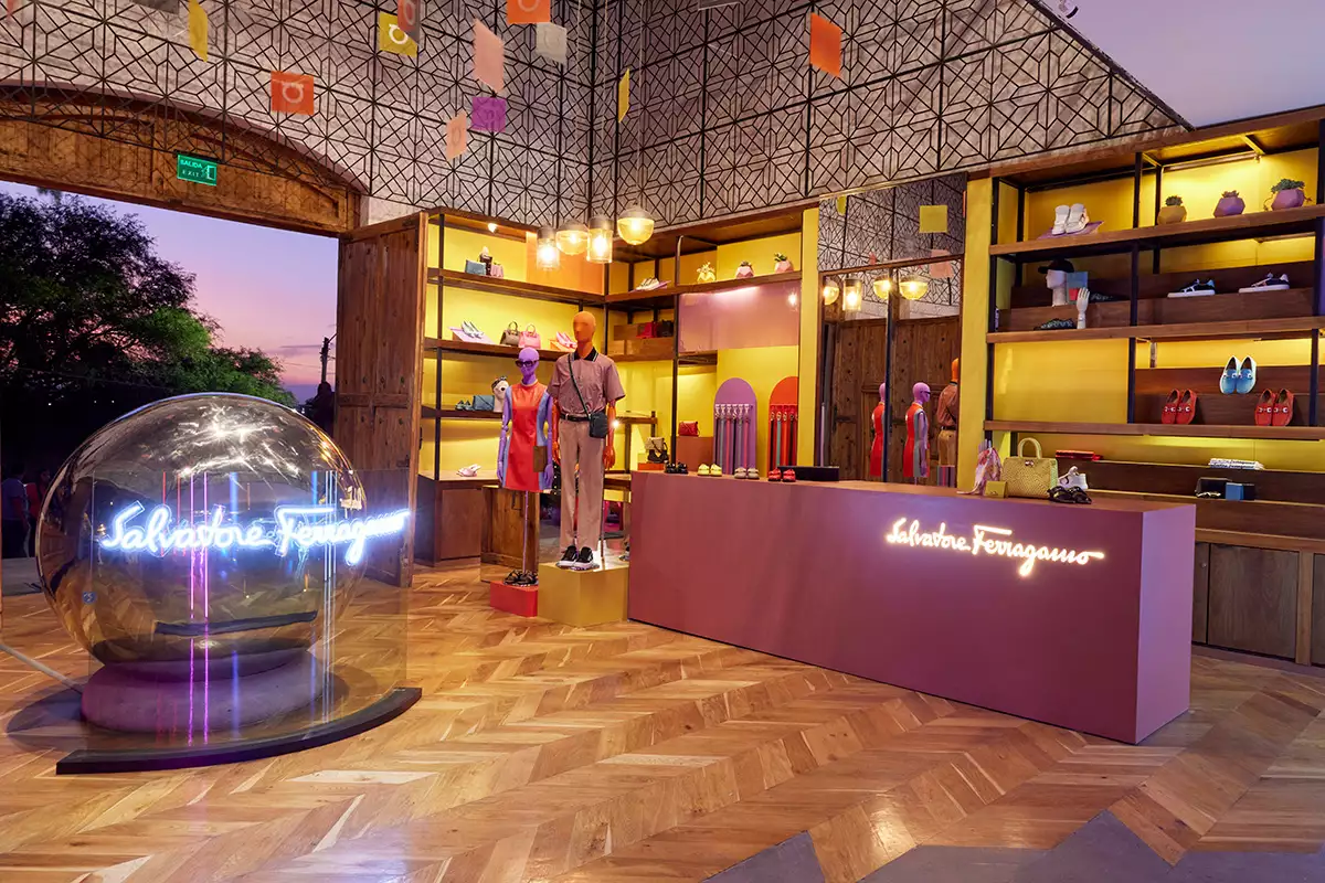 Vista abierta del interior de la Pop Up de Ferragamo en San Miguel de Allende