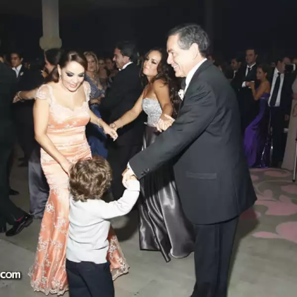 Isabel, Daniela y Daniel Goñi con Jorge Moreno