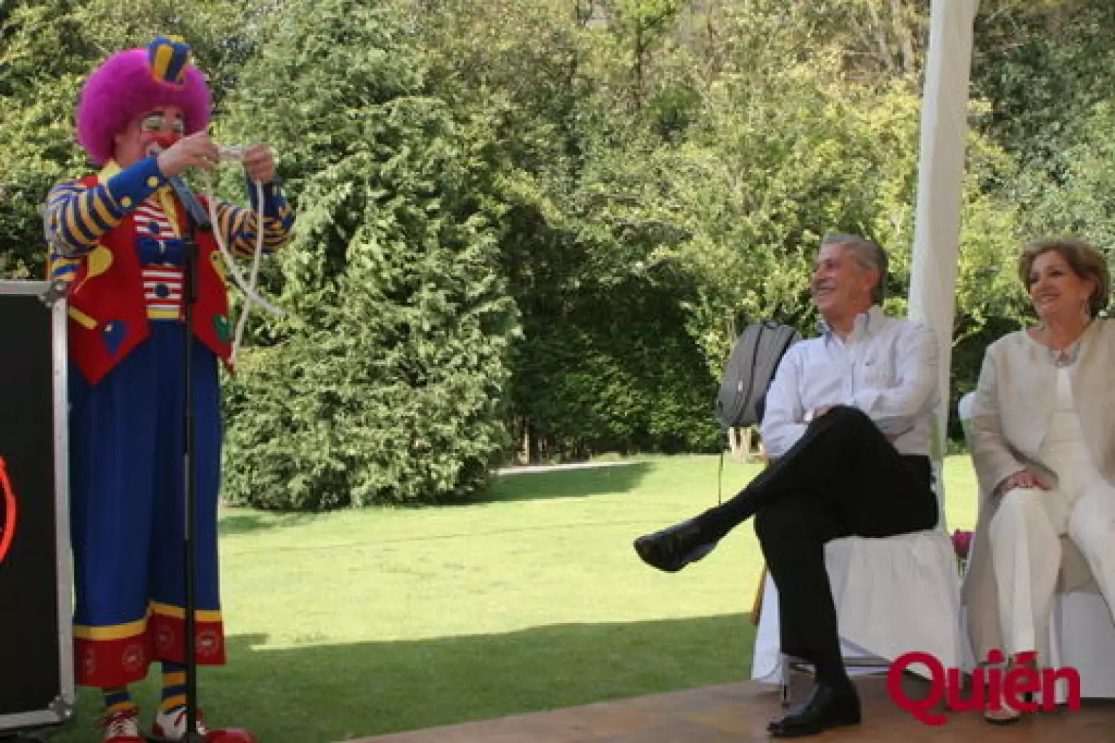 José Luis Bueno, Rayna Zuñiga de Bueno