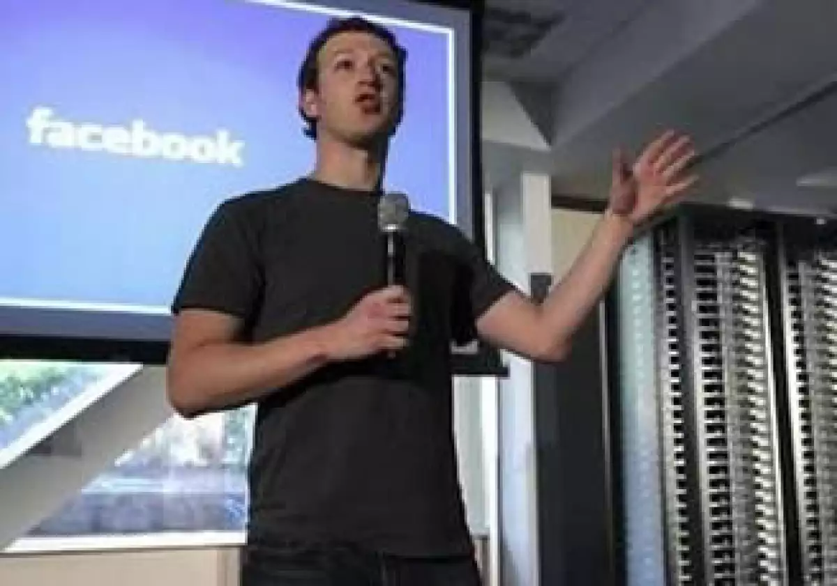 Mark Zuckerberg dijo que los nuevos servidores serán 38% más eficientes en el consumo de electricidad. (Foto: Reuters)