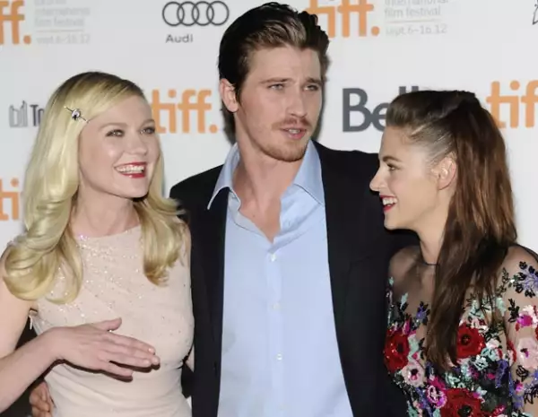 Kristen Dunst, Garrett Hedlund y Kristen bromearon entre ellos.