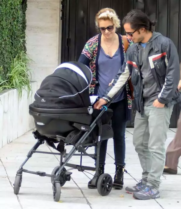Gael García y la actriz argentina tiene dos hijos, Lázaro de dos años y Libertad de un mes.