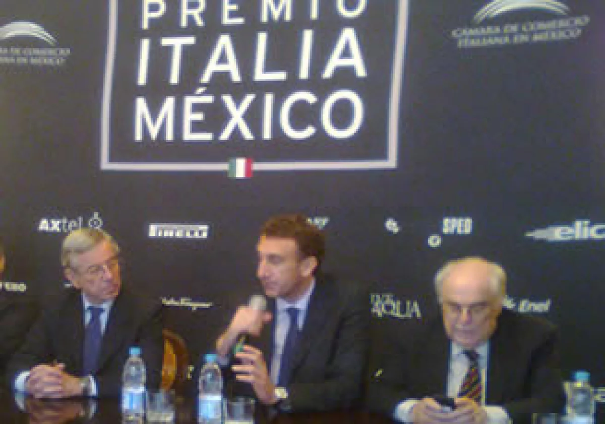 En una ceremonia realizada este miércoles, los cuatro empresarios ganadores recibieron su reconocimiento. (Foto: Verónica Alcántara)