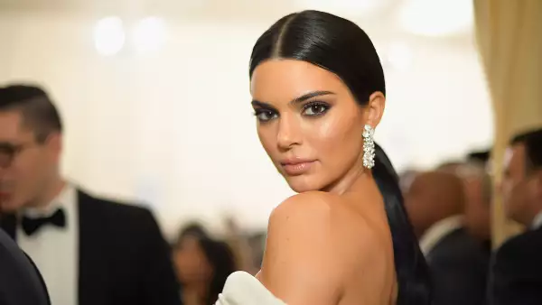Kendall Jenner comparte atrevida sesión de fotos