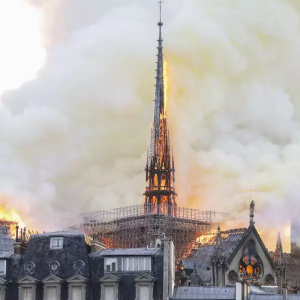Incendio Notre Dame-2