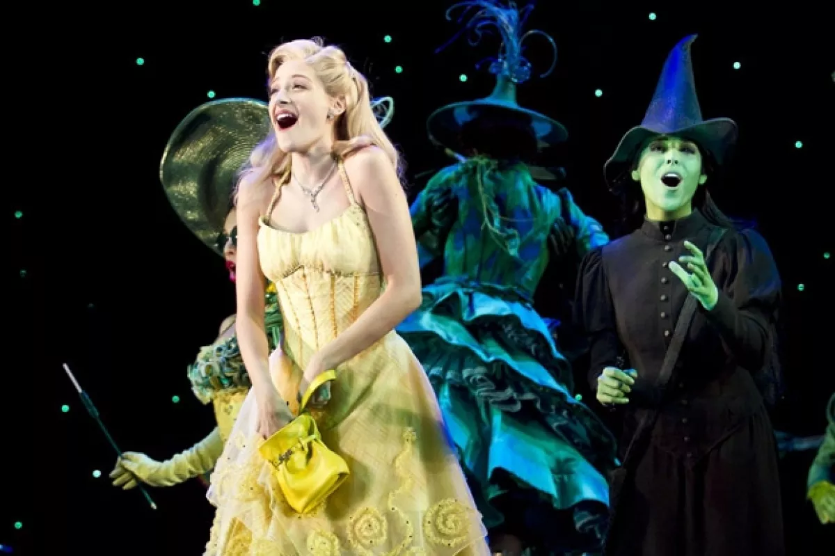 Cecilia de la Cueva es Glinda, la bruja buena.