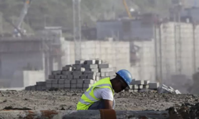 La compañía española detalló tres problemas principales en la obra. (Foto: Reuters)