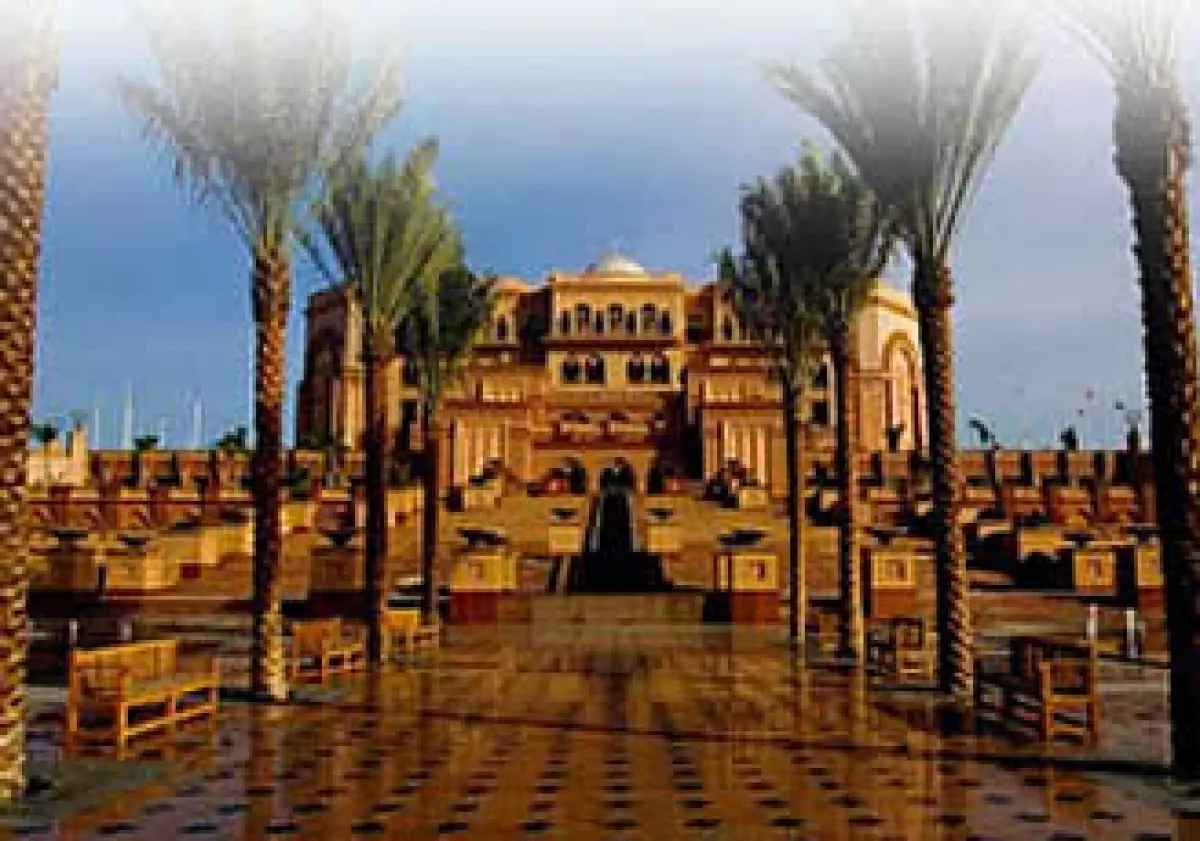 La presencia internacional de Helvex se da en proyectos institucionales, como el Emirates Palace, hotel de 7 estrellas en Abu-Dhabi, Emiratos Árabes Unidos. (Foto: Cortesía Helvex)