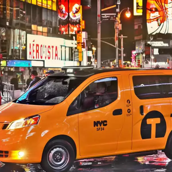 El taxi Nissan NV200 se producirá en la planta de CIVAC en Cuernavaca,  México. El precio sugerido por el fabricante, con todas las características estándar planeadas, será de 29,000 dólares.
