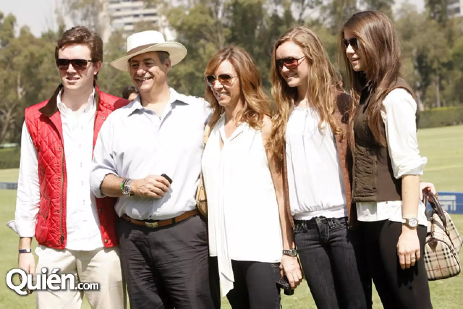 Bruno Flores,Leo Obregon,Paty Flores,Paty Flores,Karla Flores