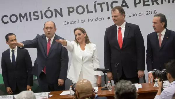 El exdirigente de ese partido político, Manlio Fabio Beltrones, tomó protesta como secretario general del partido a Rubén Moreira.
