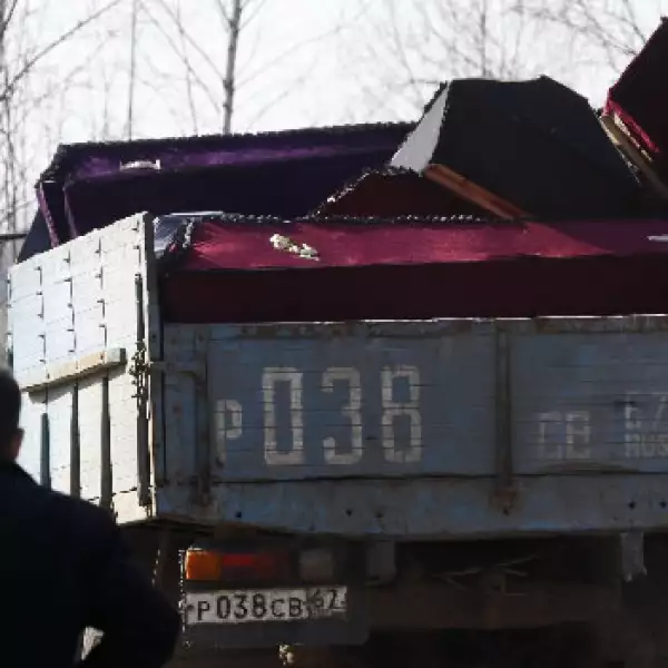 Cajas donde transportan los cuerpos de los muertos en Polonia