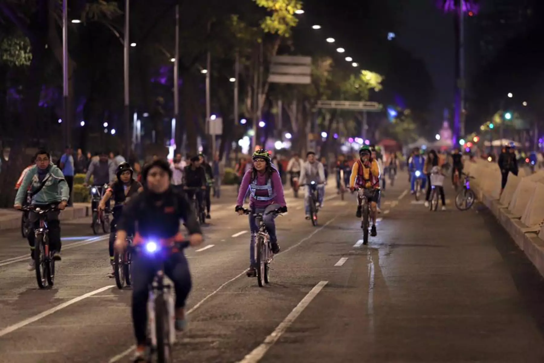 paseo-nocturno-bici-.jpeg