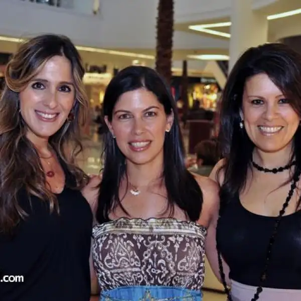Jessica Balderrama,Clarissa Rosas de Blanco y Laura Treviño de Zambrano