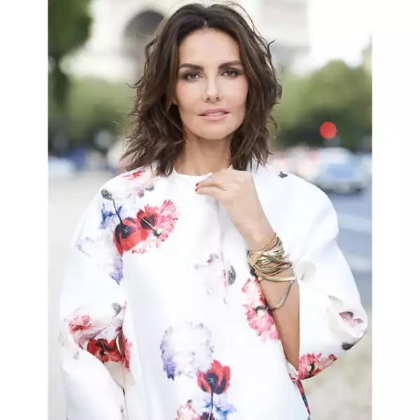 Para la portada de nuestro Style Issue optó por un abrigo floral.