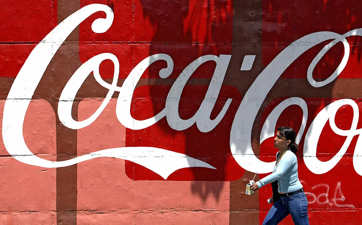 Coca-Cola FEMSA ve riesgo de producción por falta de azúcar en Venezuela.