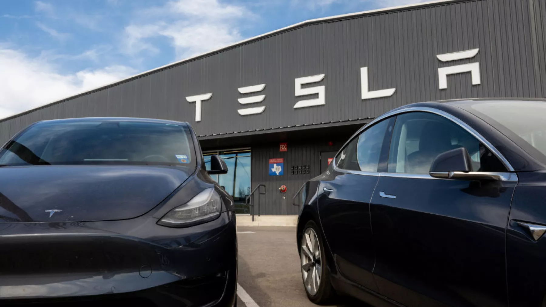 Tesla baja precios en México