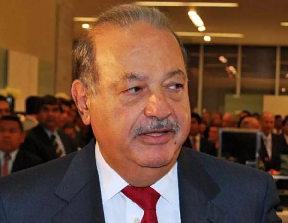 Se ha ganado el título del hombre más acaudalado del mundo gracias a su visión empresarial.