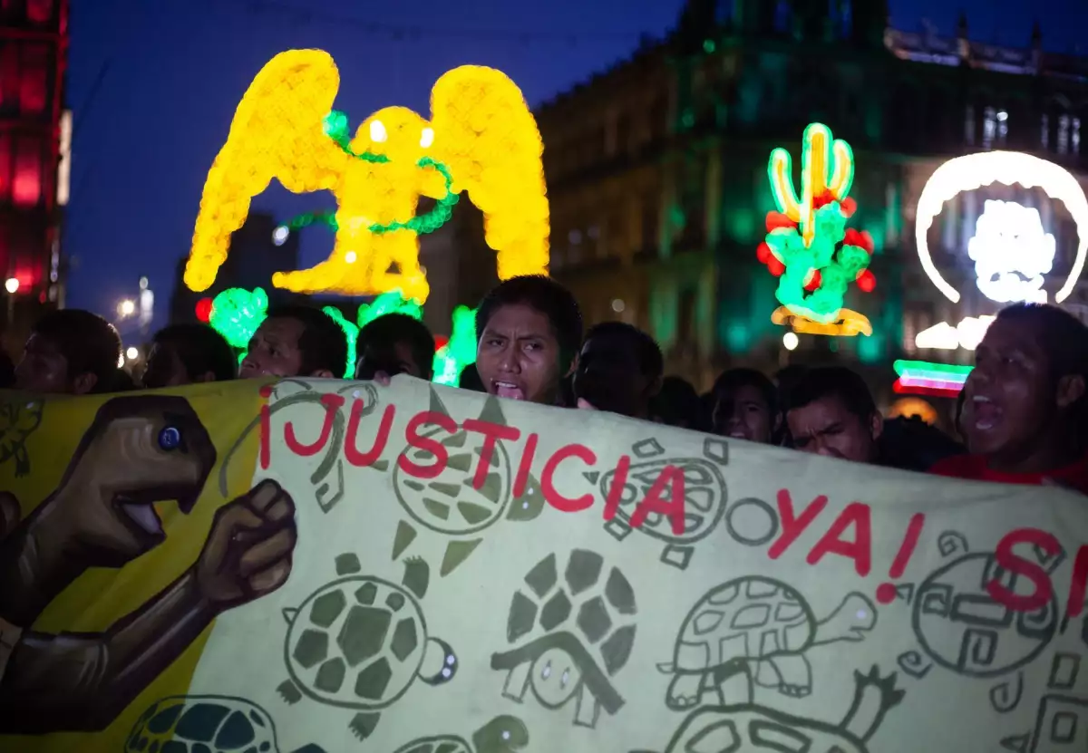 “AMLO betrayed Ayotzinapa and protected the Army,” say families of the 43 ACCA141A-275D-4E46-9D6E-07731F1513FA