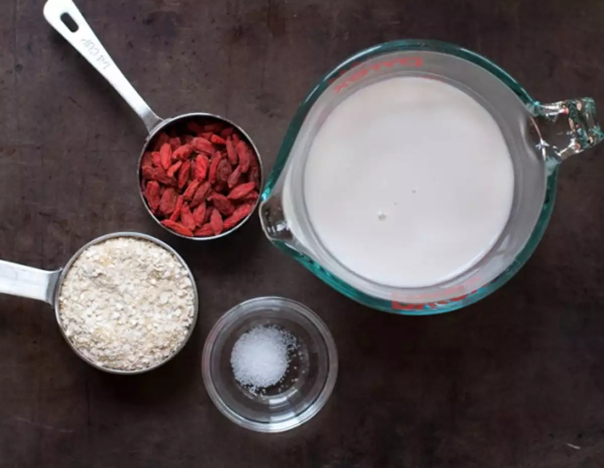 Las hojuelas de quinoa puedes conseguirlas en tiendas orgánicas.