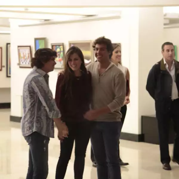 Paulina Peña y su novio Iñaki Elola Spínola junto a Alejandro Peña apoyando a Sofía Castro.