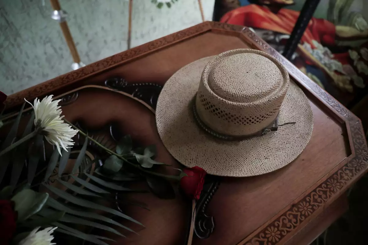 Prominent Mexican vigilante leader Hipolito Mora slain in violent attack