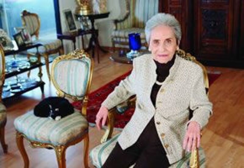 A sus 86 años, la mujer que escribió más de 60 melodramas para la televisión, hizo un
recuento de su vida y destaca que nunca dejó ver a sus hijos una sola de sus creaciones.