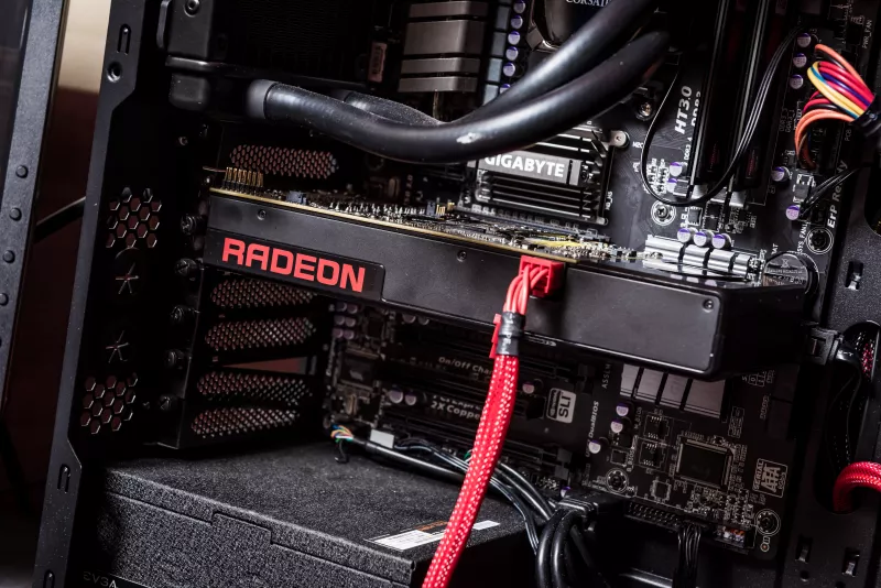 AMD quiere conseguir 30% de participación en el mercado de rango medio.