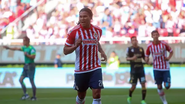 Televisa dijo que respeta el interés de Chivas de transmitir sus partidos en televisión de paga.