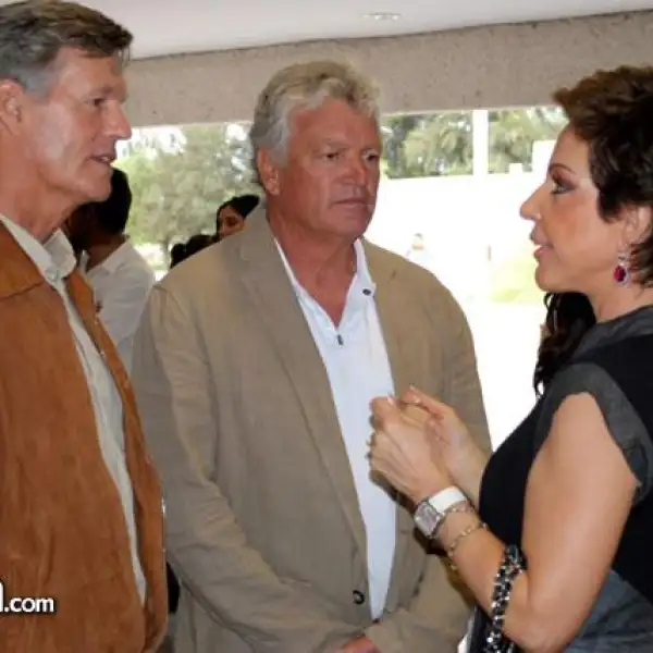 Steve y Barrón Hilton y Martha Sahagún