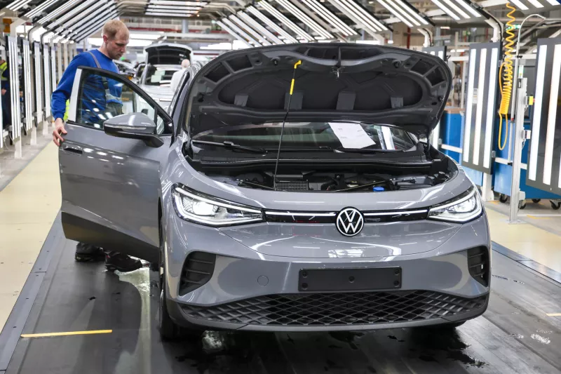Volkswagen despedirá a más trabajadores que Meta y Amazon: encabeza por mucho los recortes automotrices 