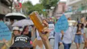Ciudadanos protestan contra la mala calidad del agua en Guadalajara el 23 de agosto de 2026.