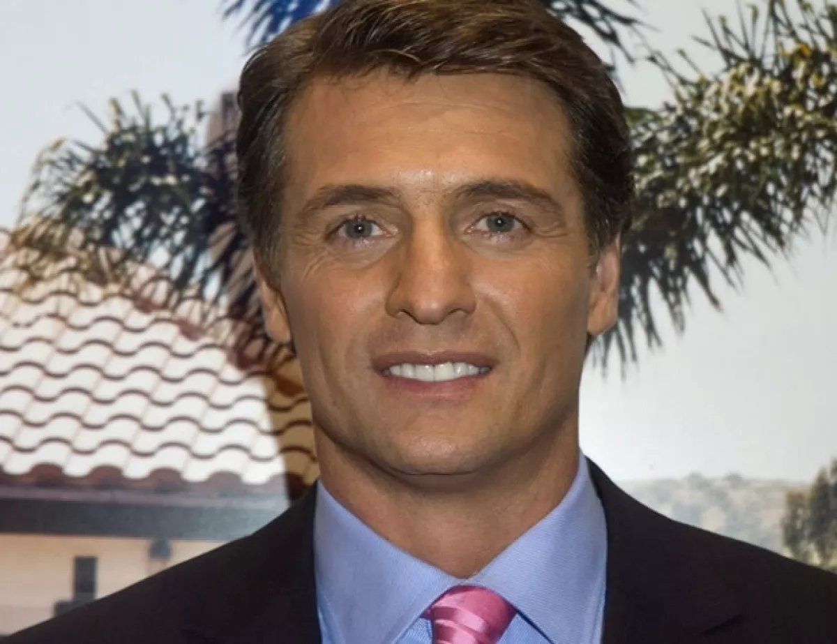 Juan Soler comenzó su carrera como actor en los noventa.