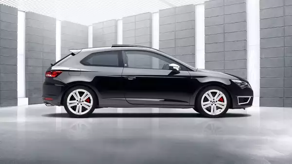 León SC CUPRA 20 aniversario Black & White